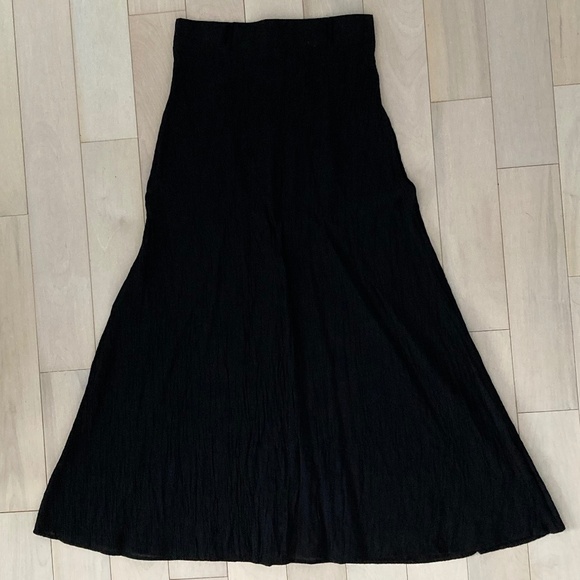 Long Crinkle Skirt with Buttons - Black - M - Picture 7 of 8